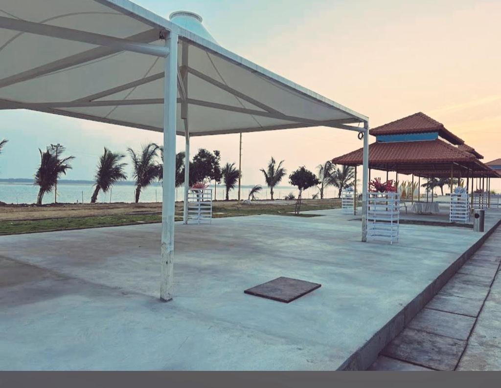 Yanam Resorts Екстериор снимка