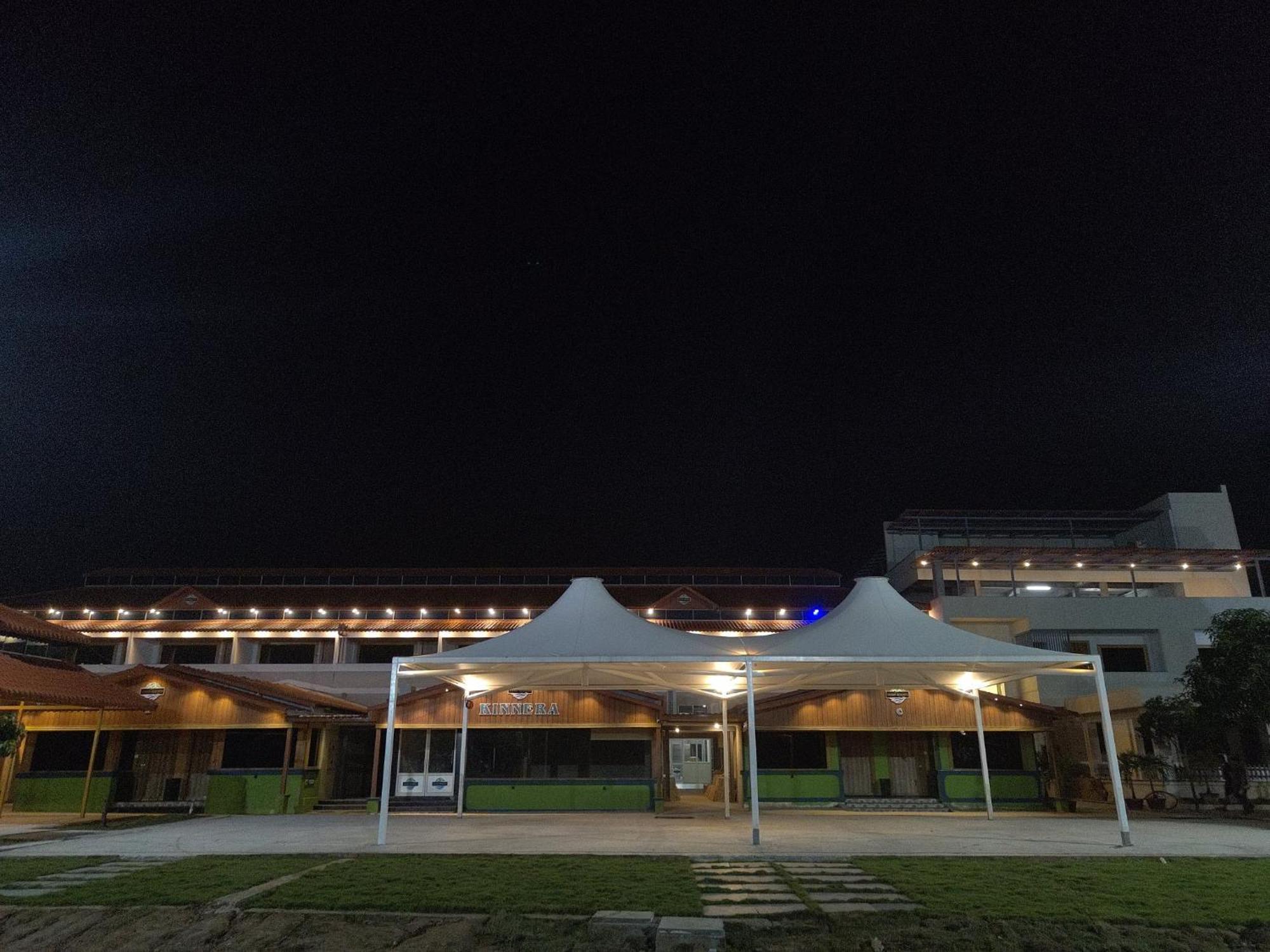 Yanam Resorts Екстериор снимка