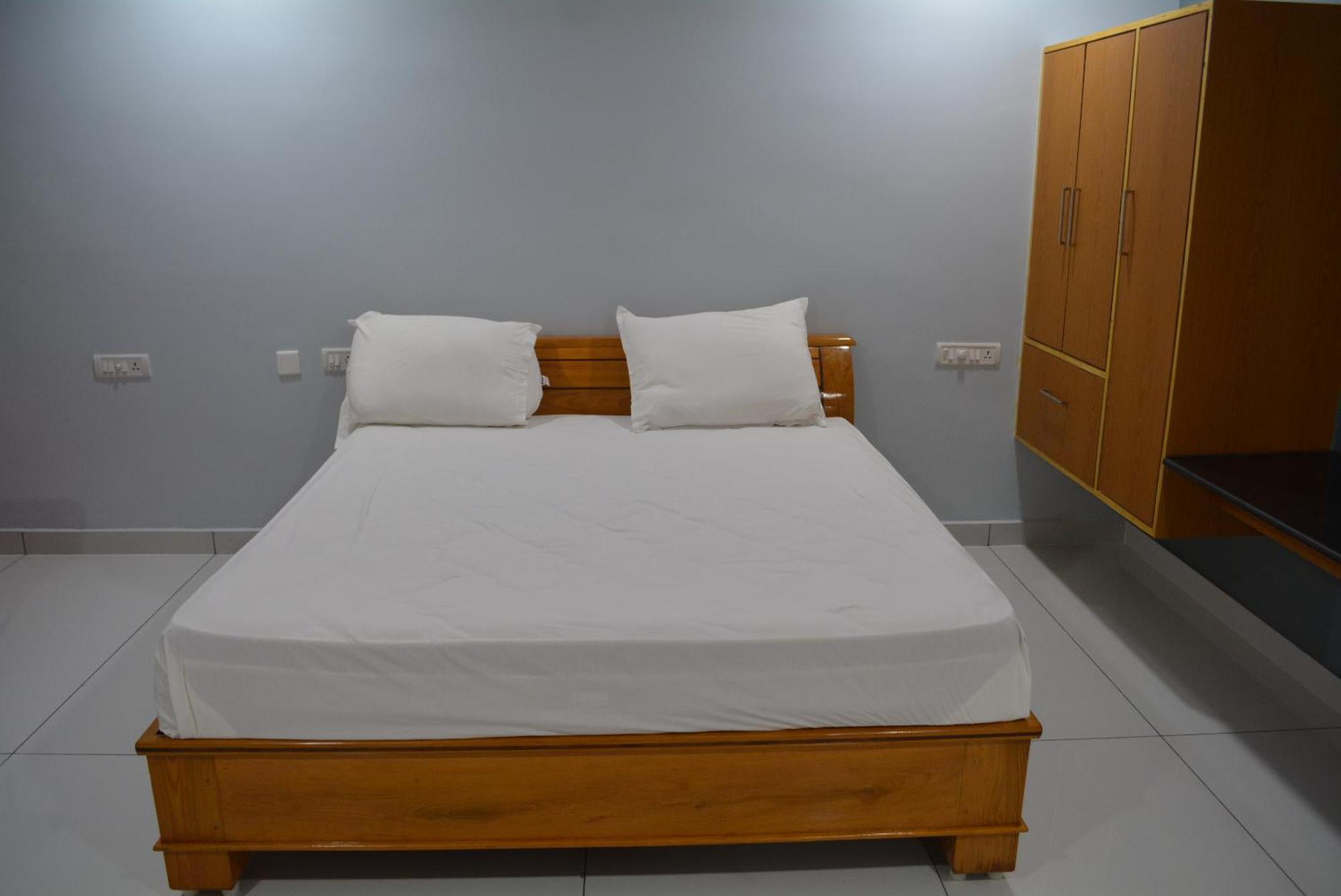 Yanam Resorts Екстериор снимка