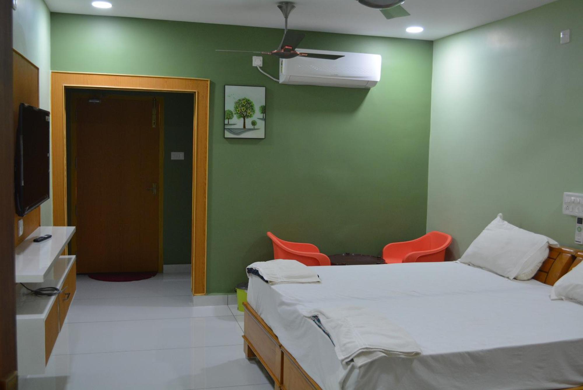 Yanam Resorts Екстериор снимка