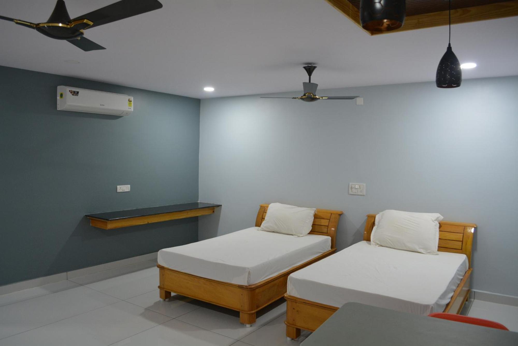 Yanam Resorts Екстериор снимка