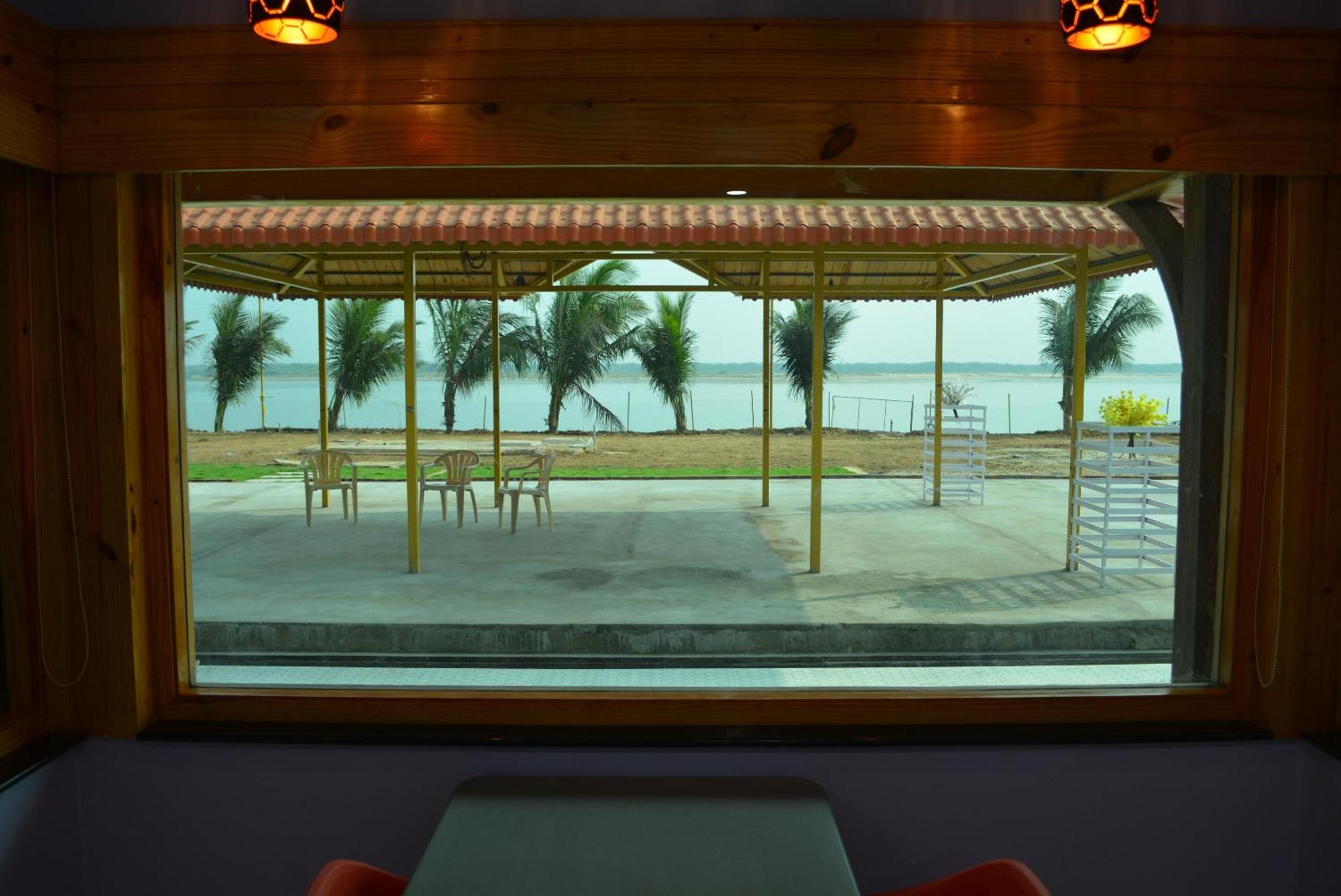 Yanam Resorts Екстериор снимка
