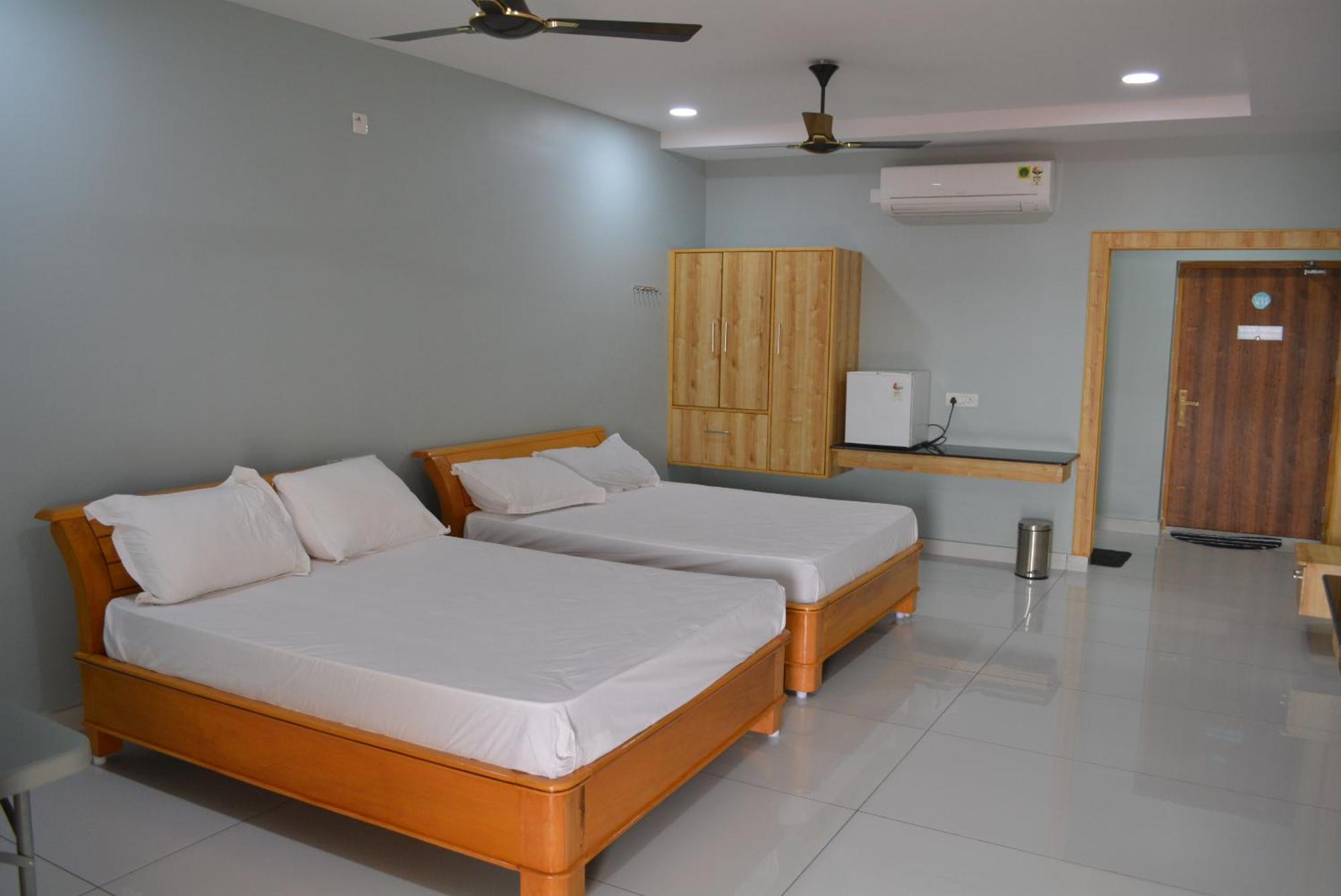 Yanam Resorts Екстериор снимка