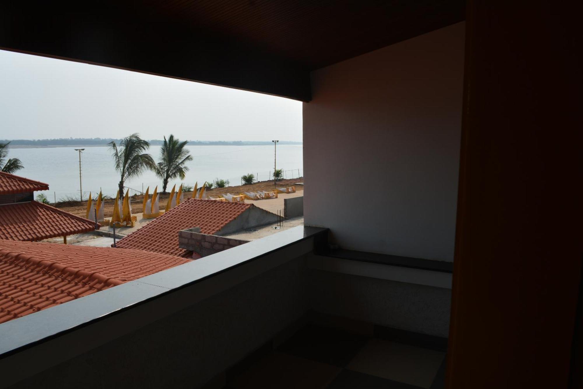 Yanam Resorts Екстериор снимка