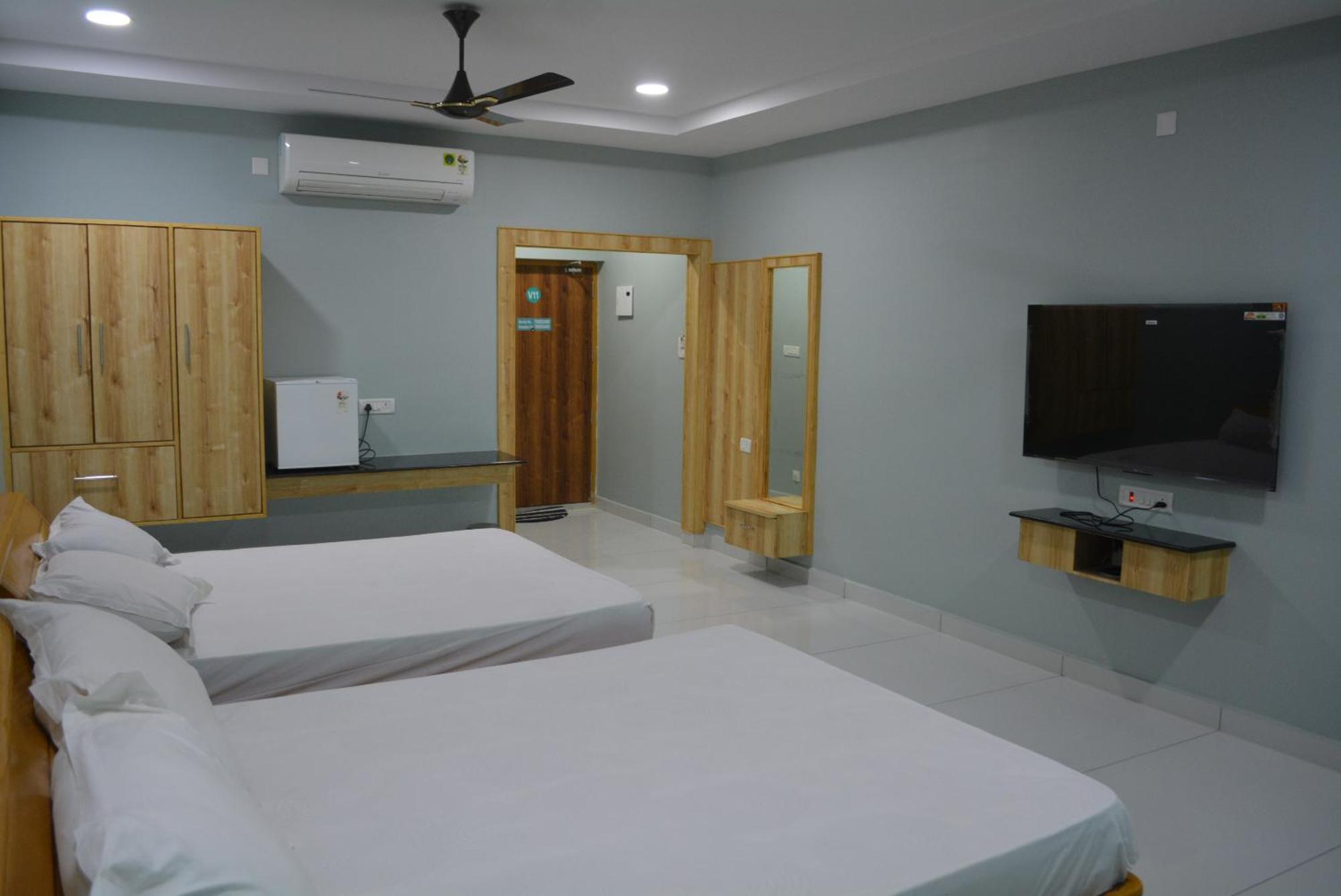 Yanam Resorts Екстериор снимка