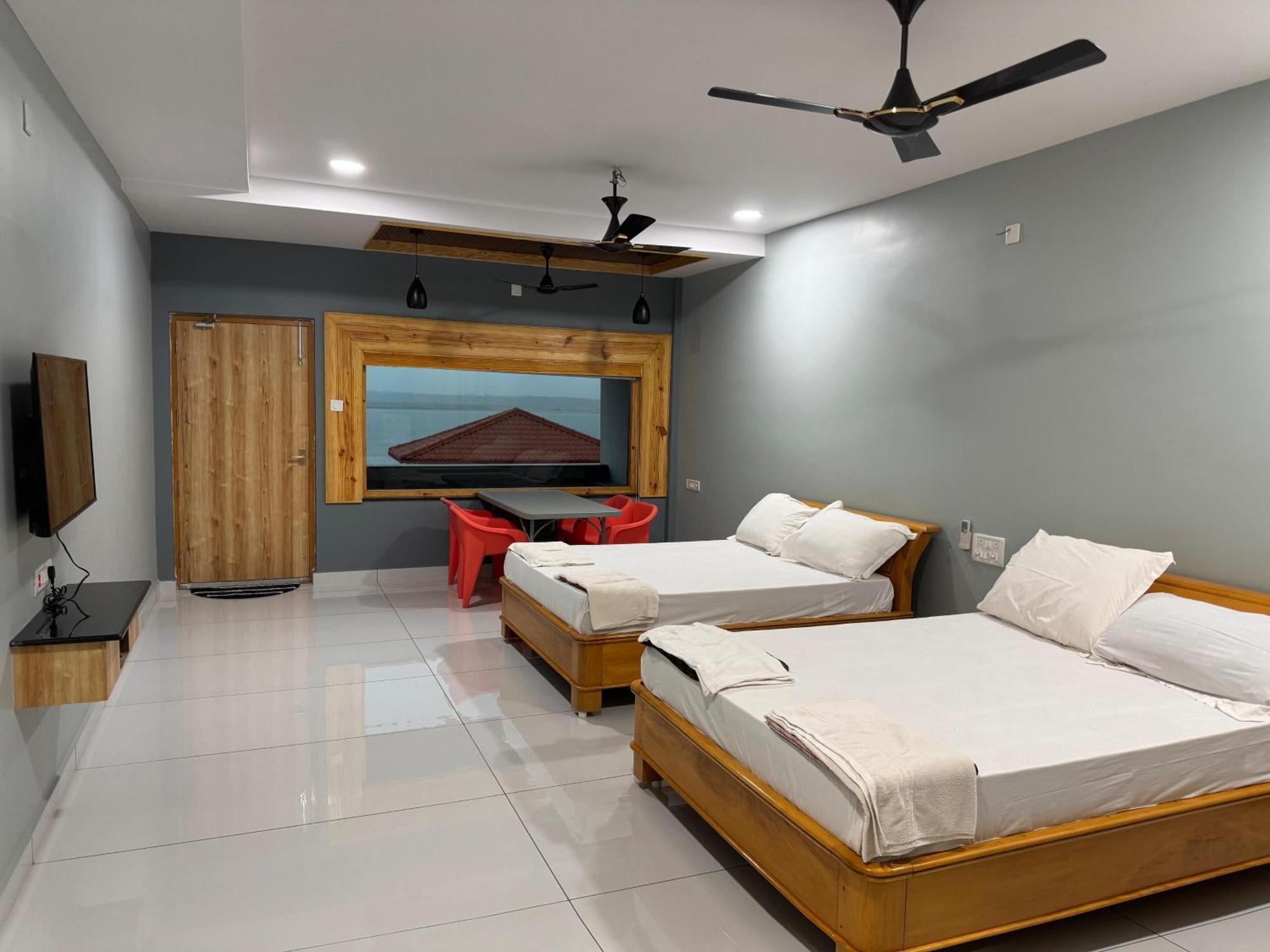 Yanam Resorts Екстериор снимка