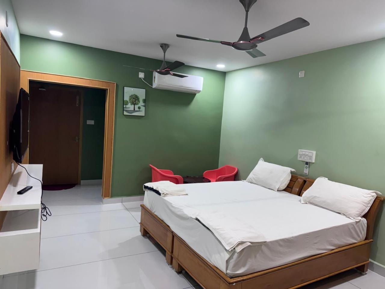 Yanam Resorts Екстериор снимка