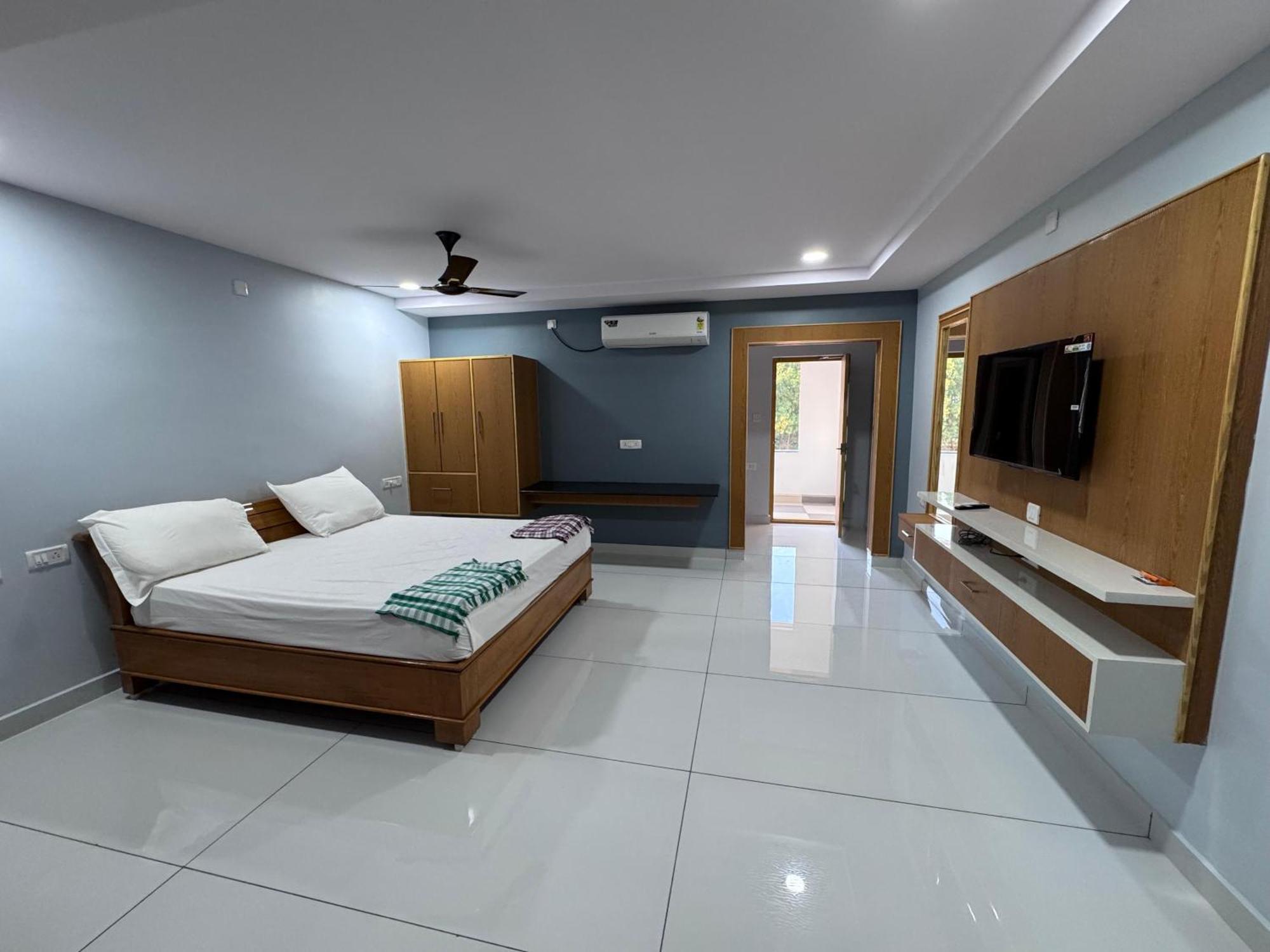 Yanam Resorts Екстериор снимка