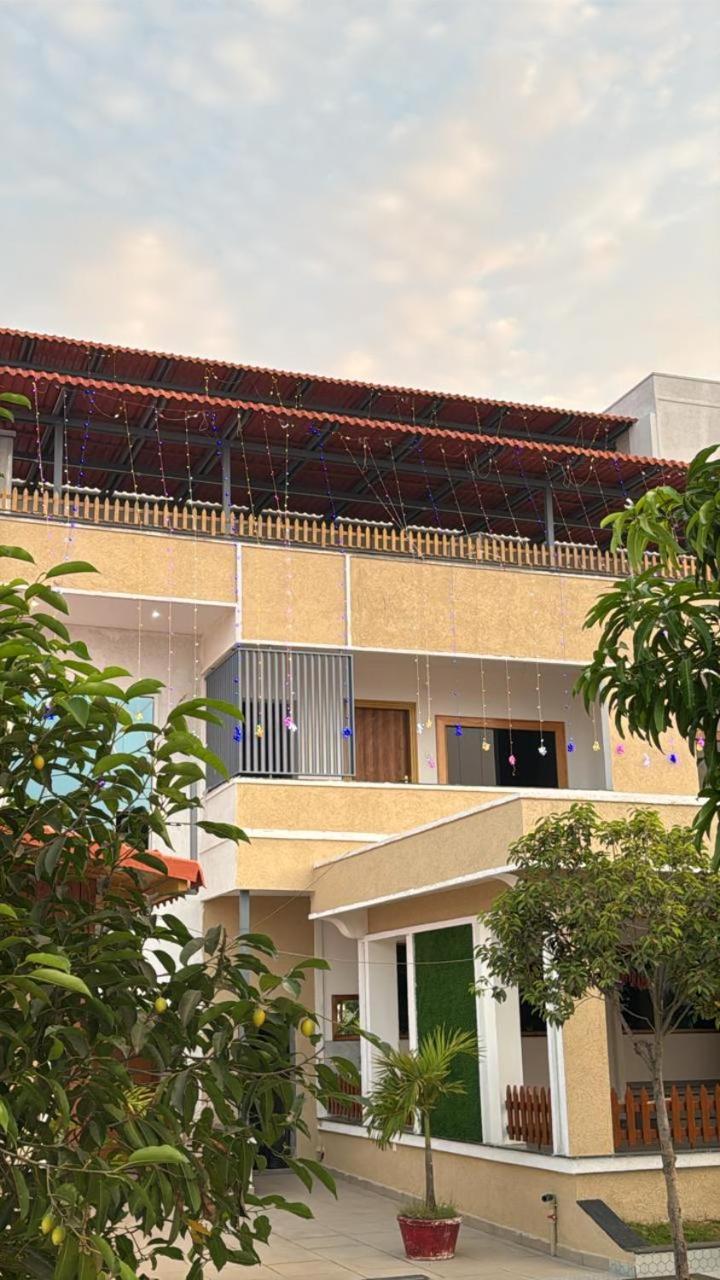 Yanam Resorts Екстериор снимка